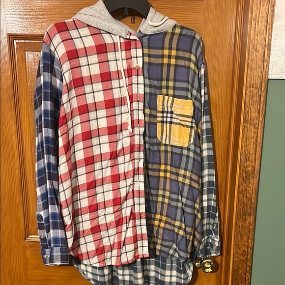 American Eagle Outfitters Jackets & Blazers - American Eagle multicolor plaid hoodie flannel unisex